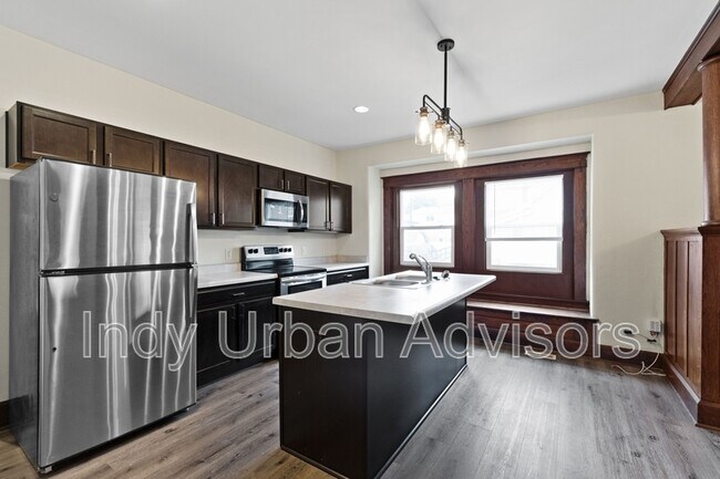 Foto del edificio - 1306 Woodlawn Ave