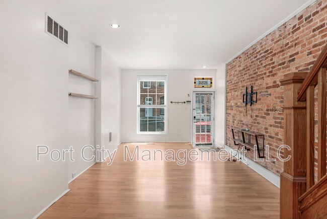 Foto del edificio - 634 S Curley St