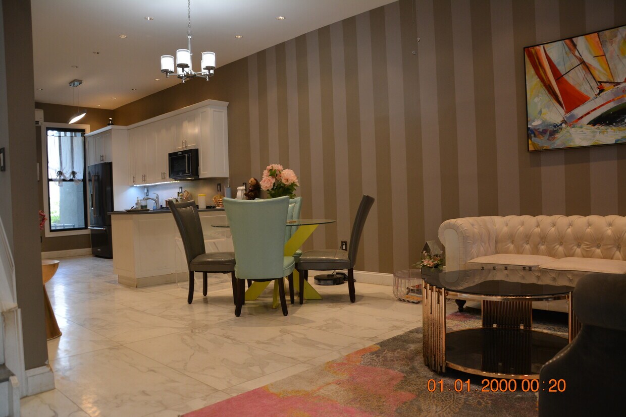Foto principal - 393 Sumpter St