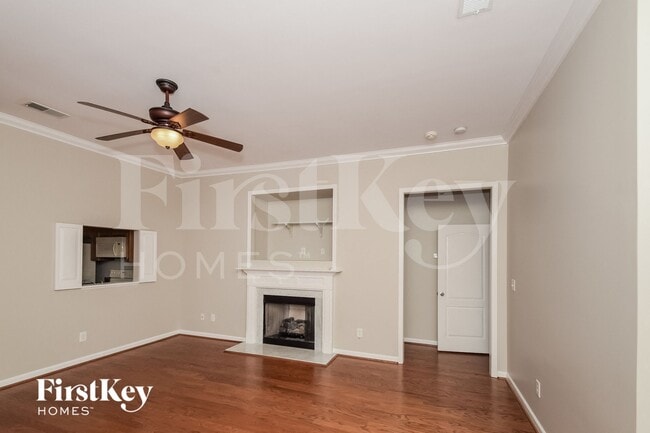 Foto del edificio - 316 Village Dr