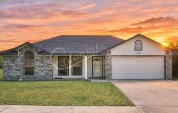 Building Photo - 3806 Oak Valley Dr