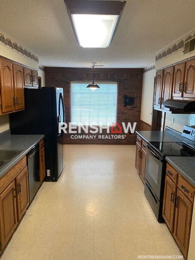 Building Photo - Charming 3/2 Home Now Available For Rent N...