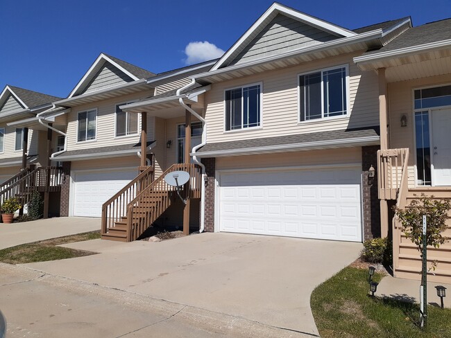 Building Photo - 1877 Goose Lake Cir