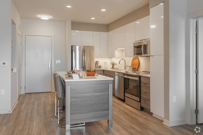 Interior Photo - Lerner Black Hill