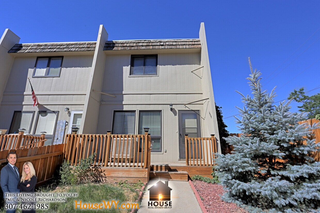Primary Photo - 2238 E 8th St