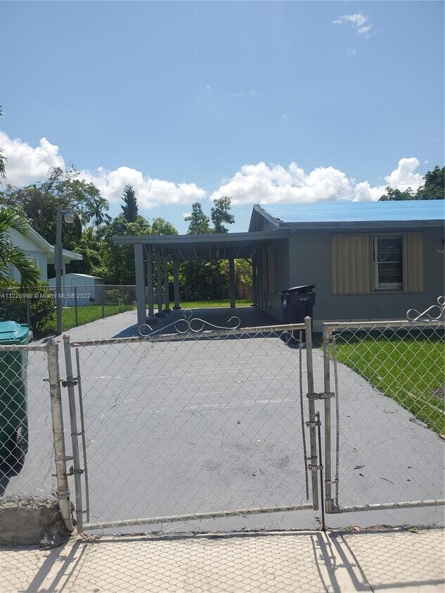 Building Photo - 30061 SW 155th Ave