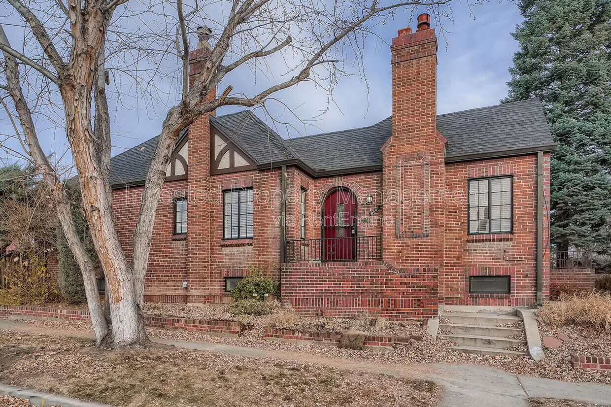 Photo - 2501 York St