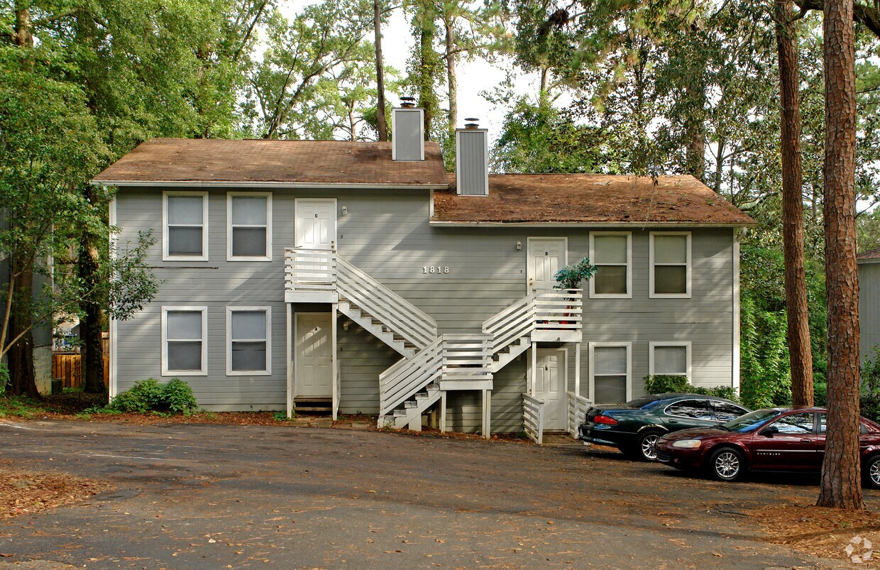 Building Photo - 1818 Sylvan Ct