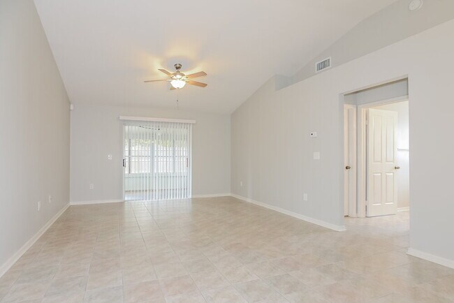 Building Photo - 1430 Maximilian Dr