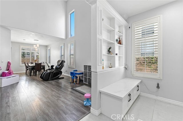 Foto del edificio - 15881 Madelyn Ct