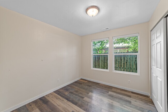 Building Photo - 297 Riversands Dr