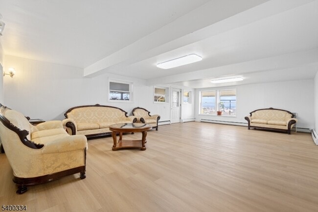 Building Photo - 14 Ford Rd