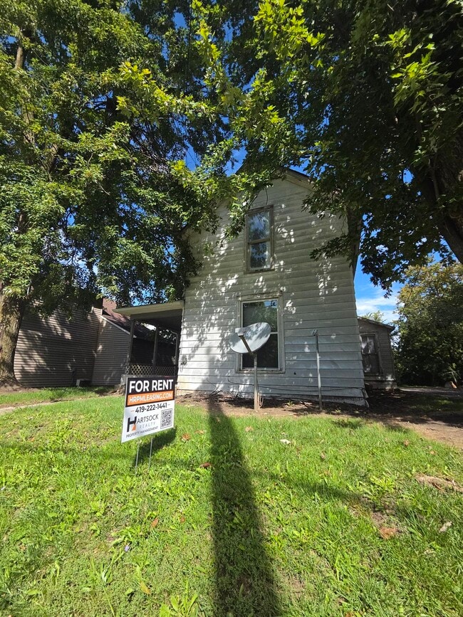 Building Photo - 707 E Elm St