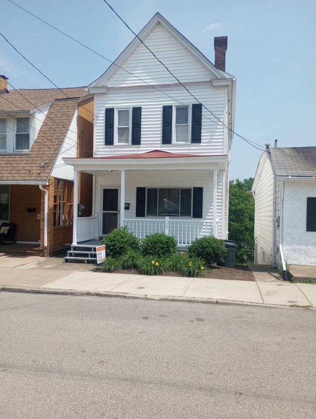 Building Photo - 433 Augusta St