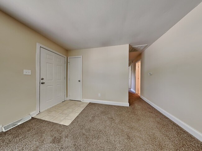 Building Photo - HALF OFF RENT! Beautiful Home Brick Ranch