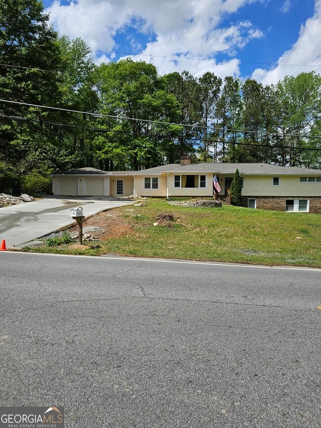 Building Photo - 1865 Pucketts Dr SW