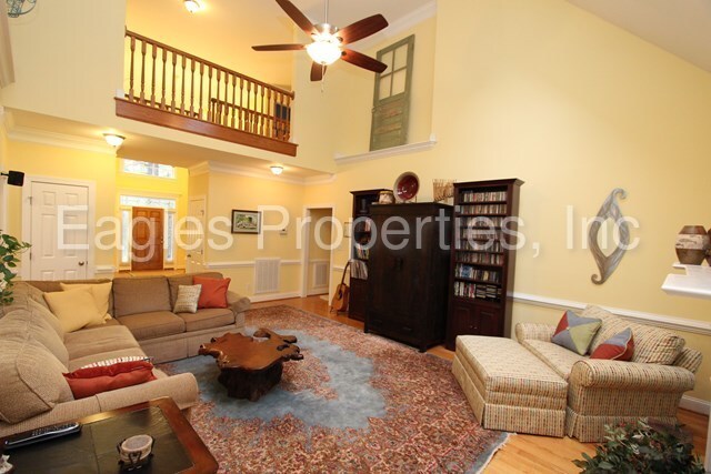 Foto del edificio - 110 Harding Pl