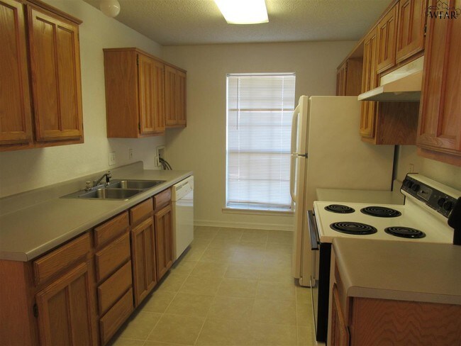 Building Photo - 4114 Latricia Ln