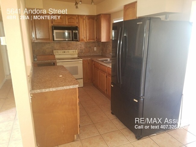 Building Photo - 5641 Andora St