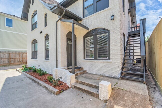 Building Photo - 1812 Wheeler Ave