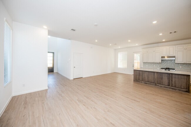Foto del edificio - 27035 Flower Isle Ln