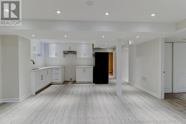 Building Photo - 305 Old Harwood Ave