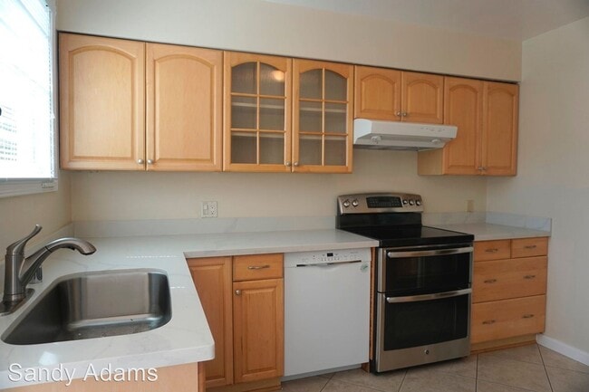 Building Photo - 3 br, 2 bath House - 2884 South Ct