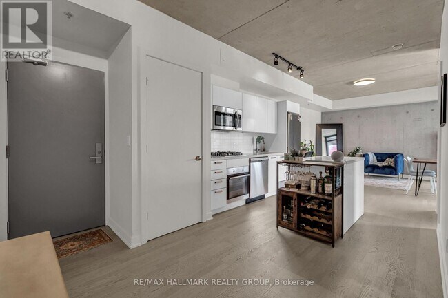 Building Photo - 203 Catherine St