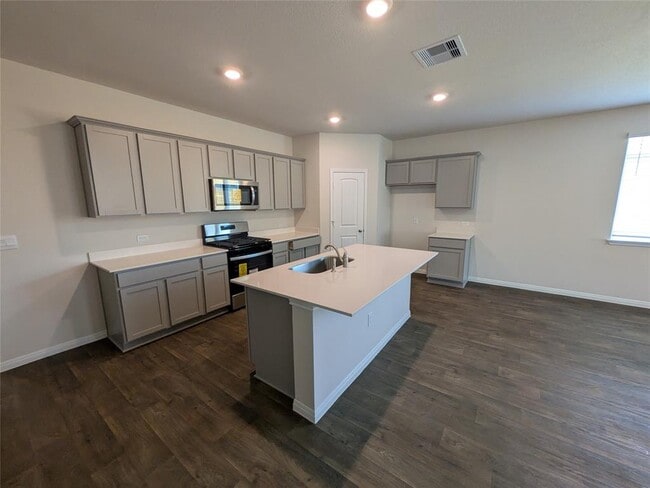 Building Photo - 125 Palo Pinto Dr