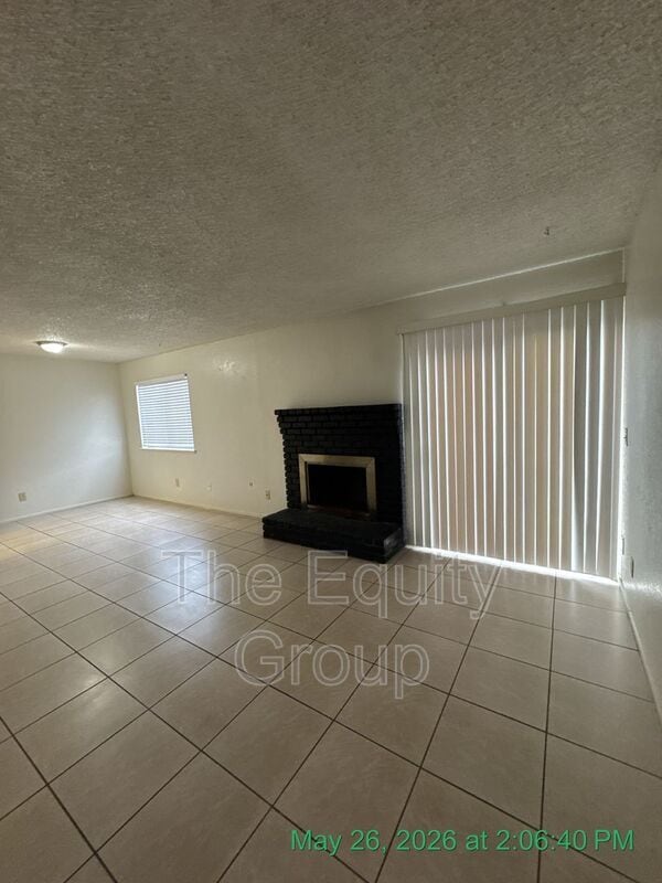 Building Photo - 3525 S County Center Dr