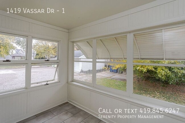 Building Photo - 1419 Vassar Dr