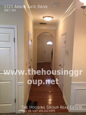 Building Photo - Available Now!! Lawrenceville Condo...Suga...