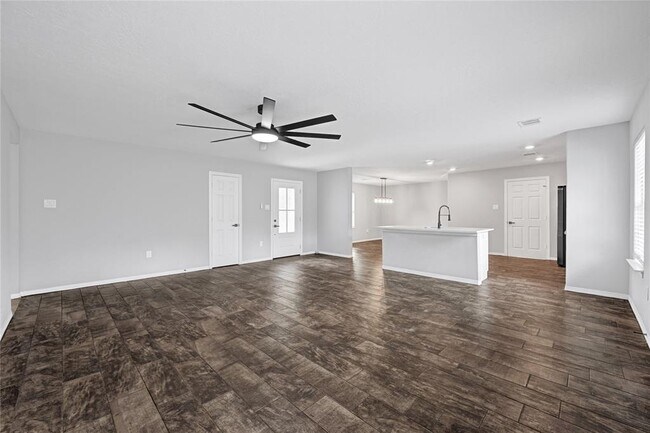 Foto del edificio - 5627 Knox St