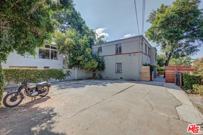 Foto del edificio - 2710 Bellevue Ave