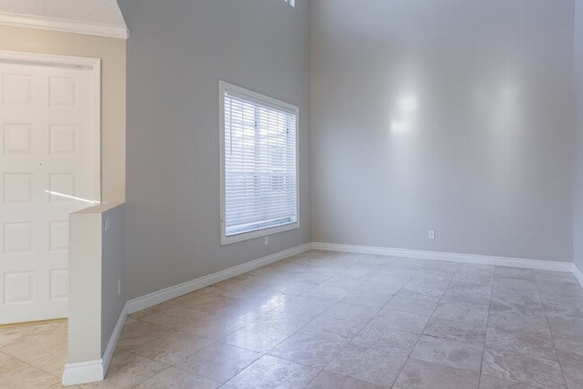 Foto del edificio - 16526 NW 20th St