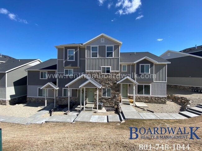 Foto del edificio - Beautiful 3 Bed Townhome In Herriman!