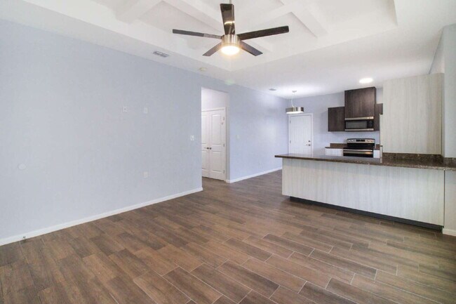 Building Photo - 3601 Fuerte Ave