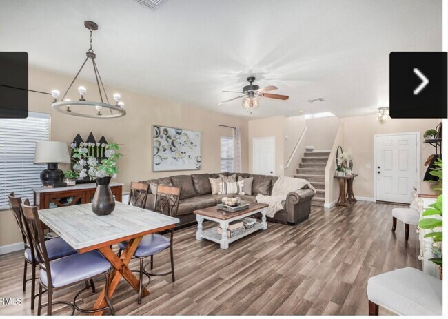 Building Photo - 2418 E Peach Tree Dr