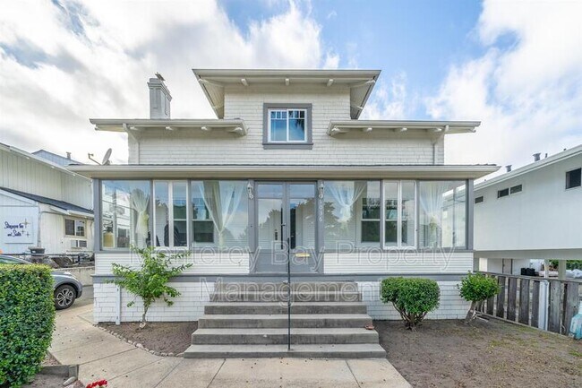 Building Photo - 1036 Munras Ave