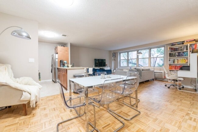 Building Photo - 311 Greenwich St