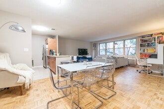 Building Photo - 311 Greenwich St