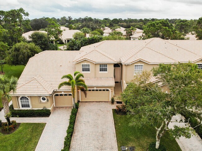 Building Photo - 7009 Torrey Pines Cir