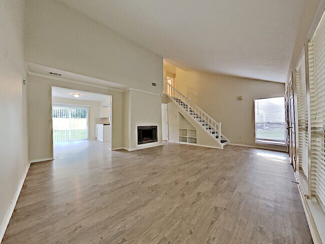 Building Photo - 14407 Cypress Crest Dr