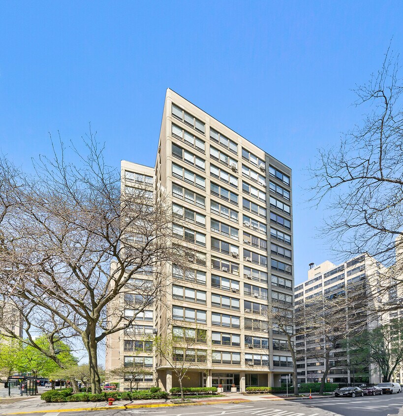 Foto principal - 5050 S East End Ave
