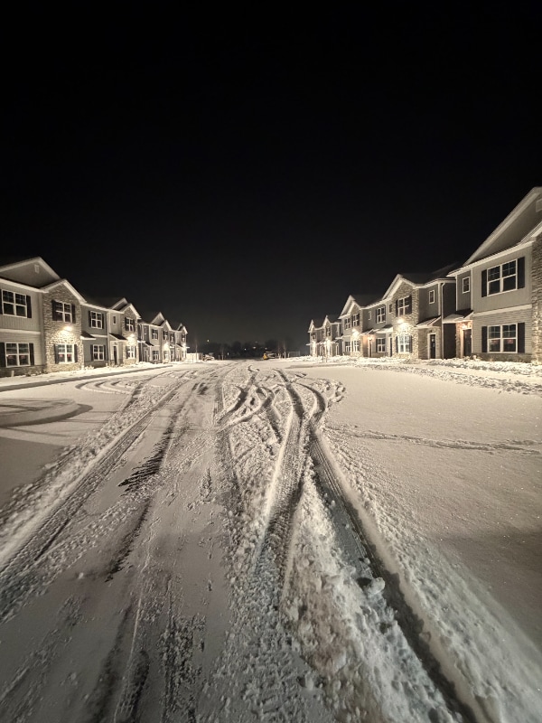 Building Photo - 1411 Greenview Dr