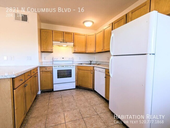 Foto del edificio - Renovated 2bd/1ba w/ Enclosed Yard and Poo...