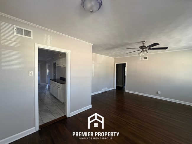 Building Photo - Spacious 3BR Memphis Home w/ Hardwood Floors, Open Kitchen & Fenced Yard