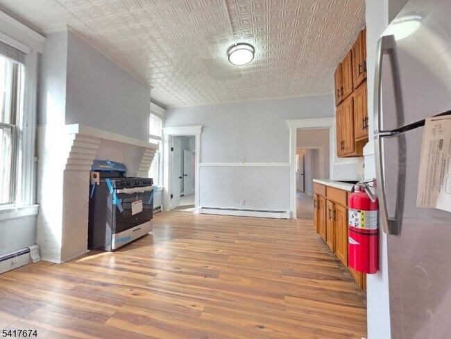 Foto del edificio - 8 Lincoln Ave