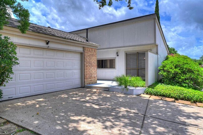 Building Photo - 16718 Galewood Way