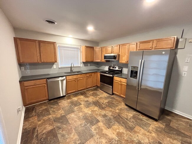 Building Photo - 4317 Laurel Oak Rd